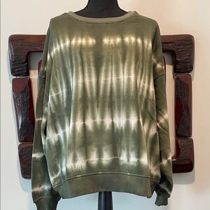 Green Tie-Dye Women's Crew Neck Sweater